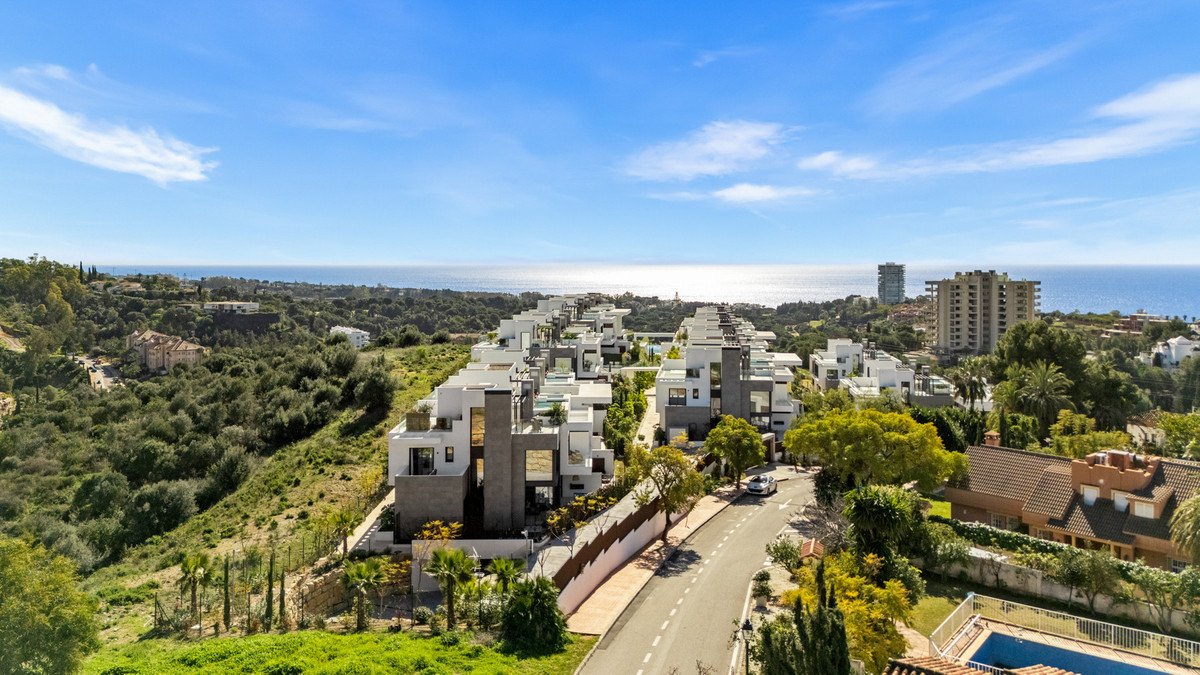 5 Bed Semi-Detached House in Río Real