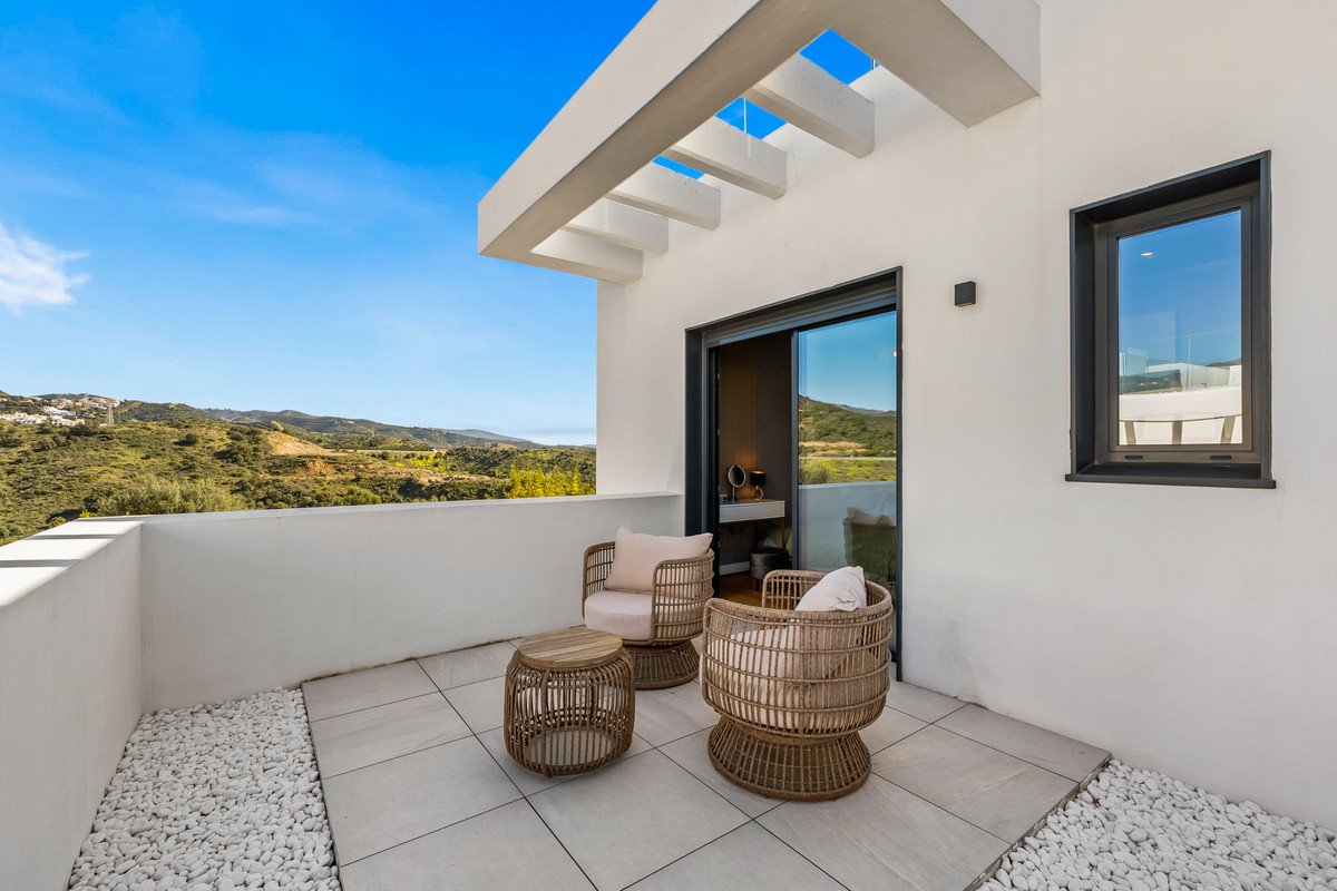5 Bed Semi-Detached House in Río Real