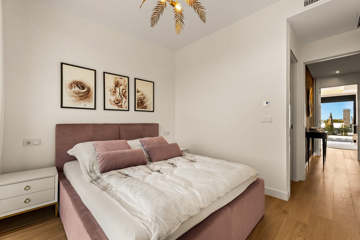 5 Bed Semi-Detached House in Río Real