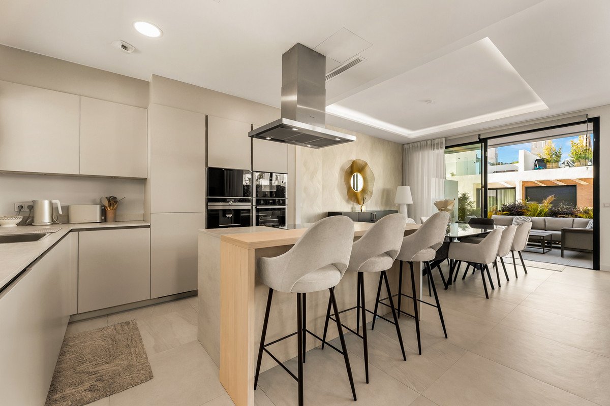 5 Bed Semi-Detached House in Río Real