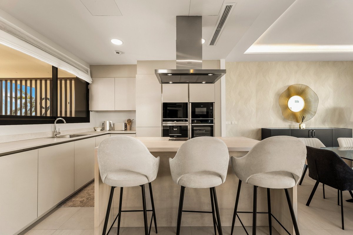 5 Bed Semi-Detached House in Río Real
