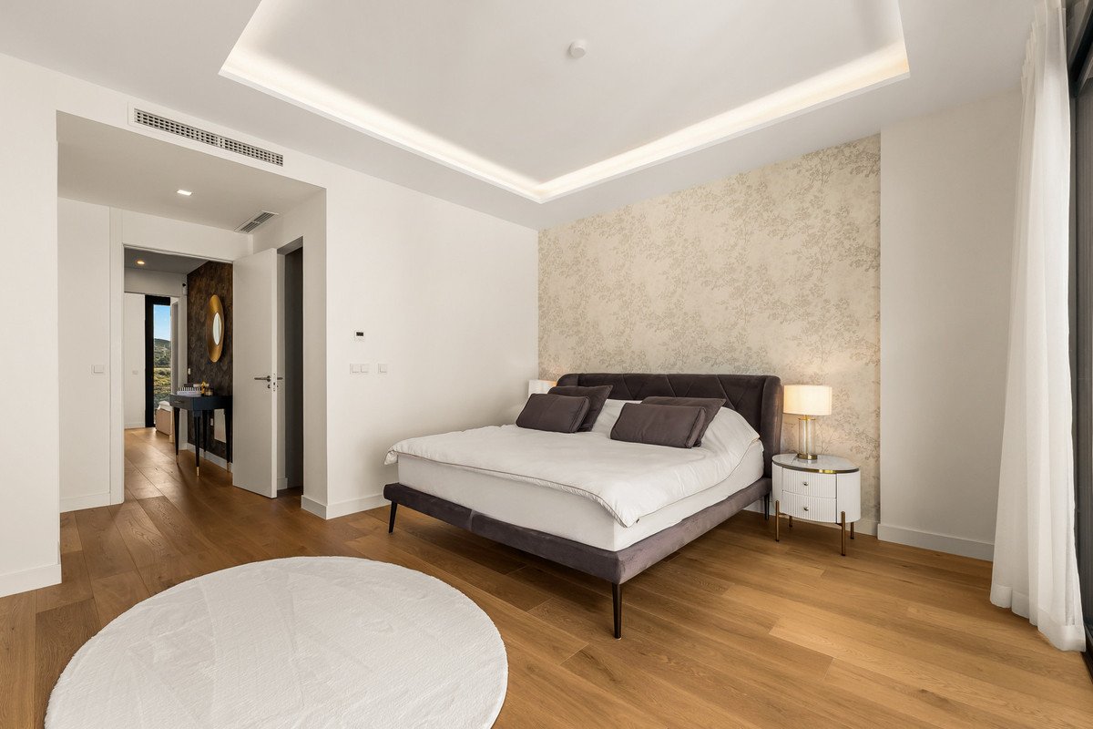 5 Bed Semi-Detached House in Río Real