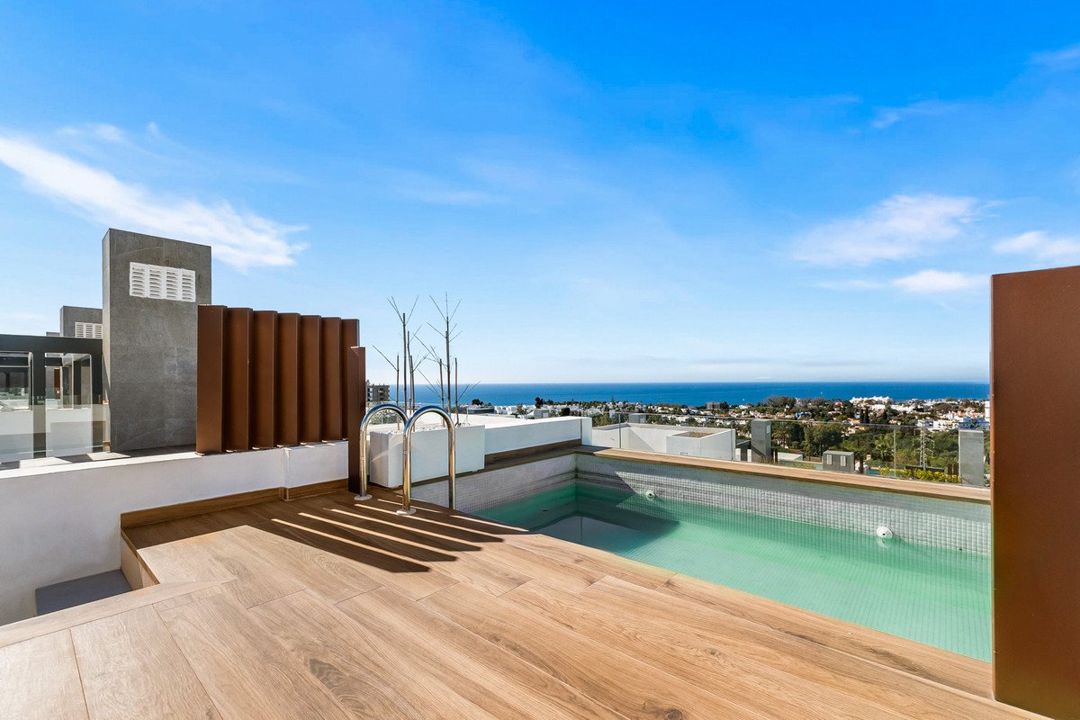 5 Bed Semi-Detached House in Río Real