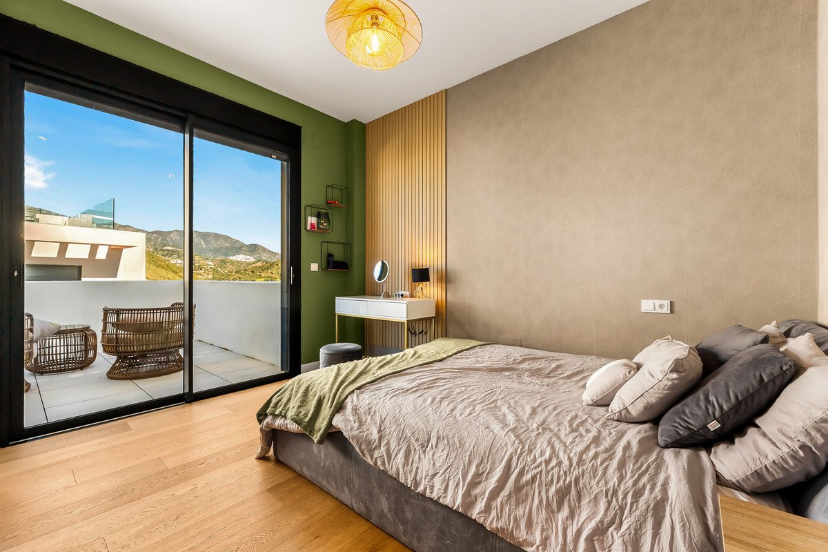 5 Bed Semi-Detached House in Río Real