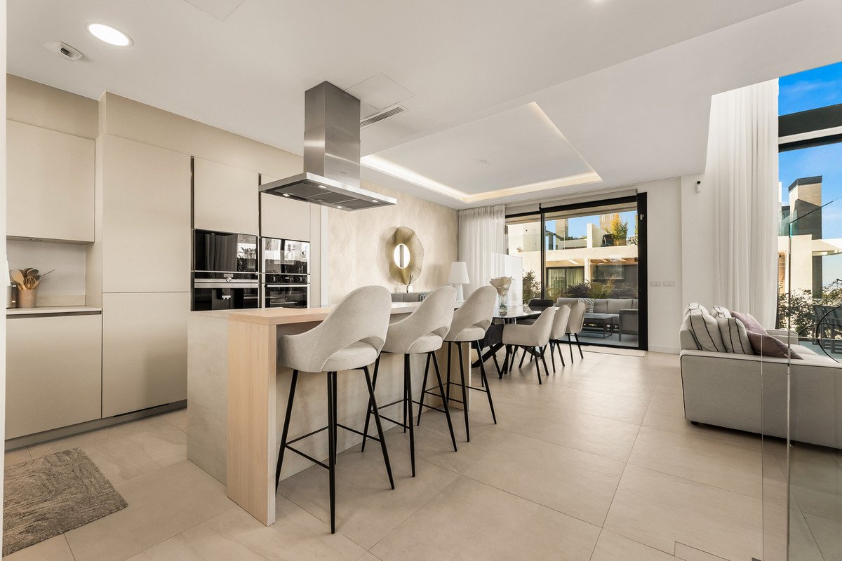 5 Bed Semi-Detached House in Río Real