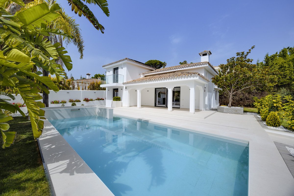 4 Bed Detached Villa in Guadalmina Alta