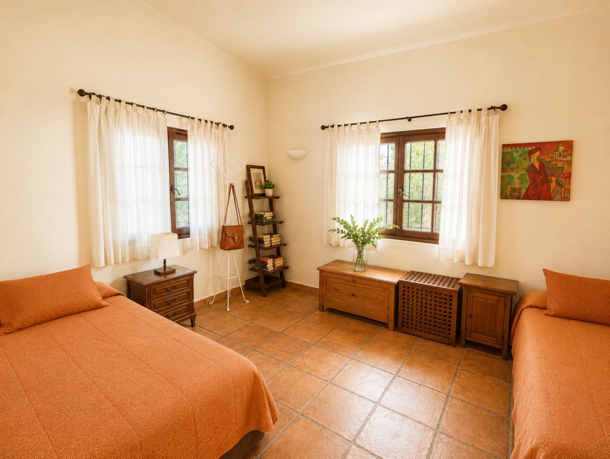 4 Bed Finca - Cortijo in Estepona
