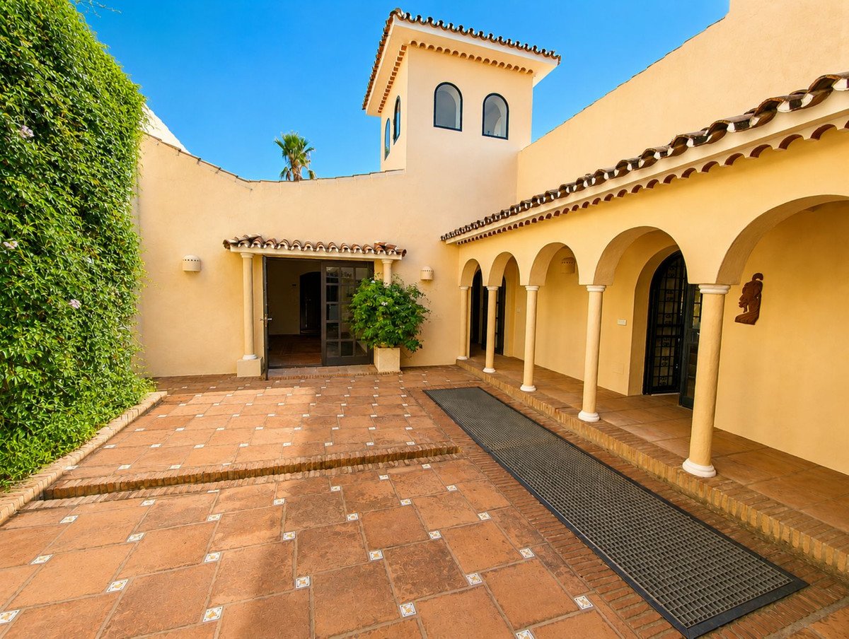 4 Bed Finca - Cortijo in Estepona