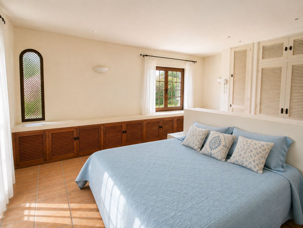 4 Bed Finca - Cortijo in Estepona