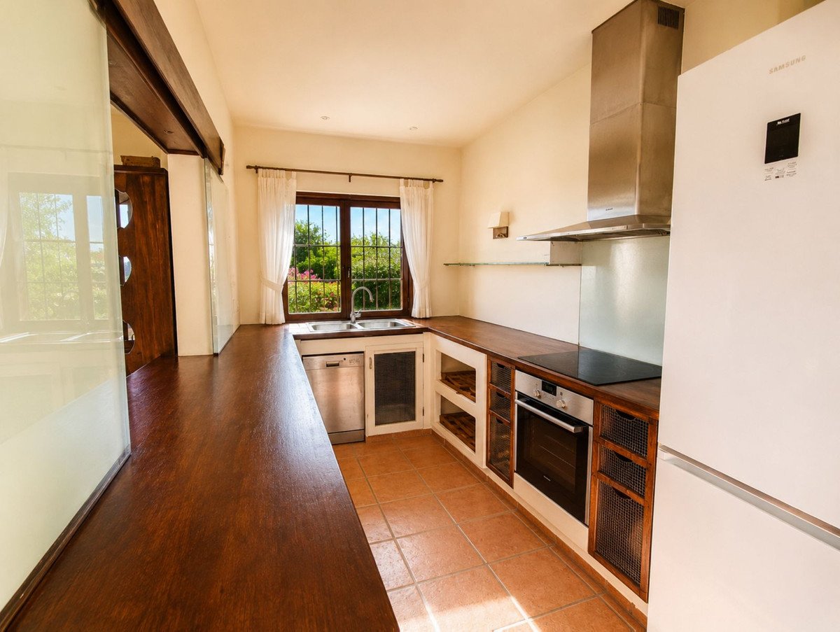 4 Bed Finca - Cortijo in Estepona