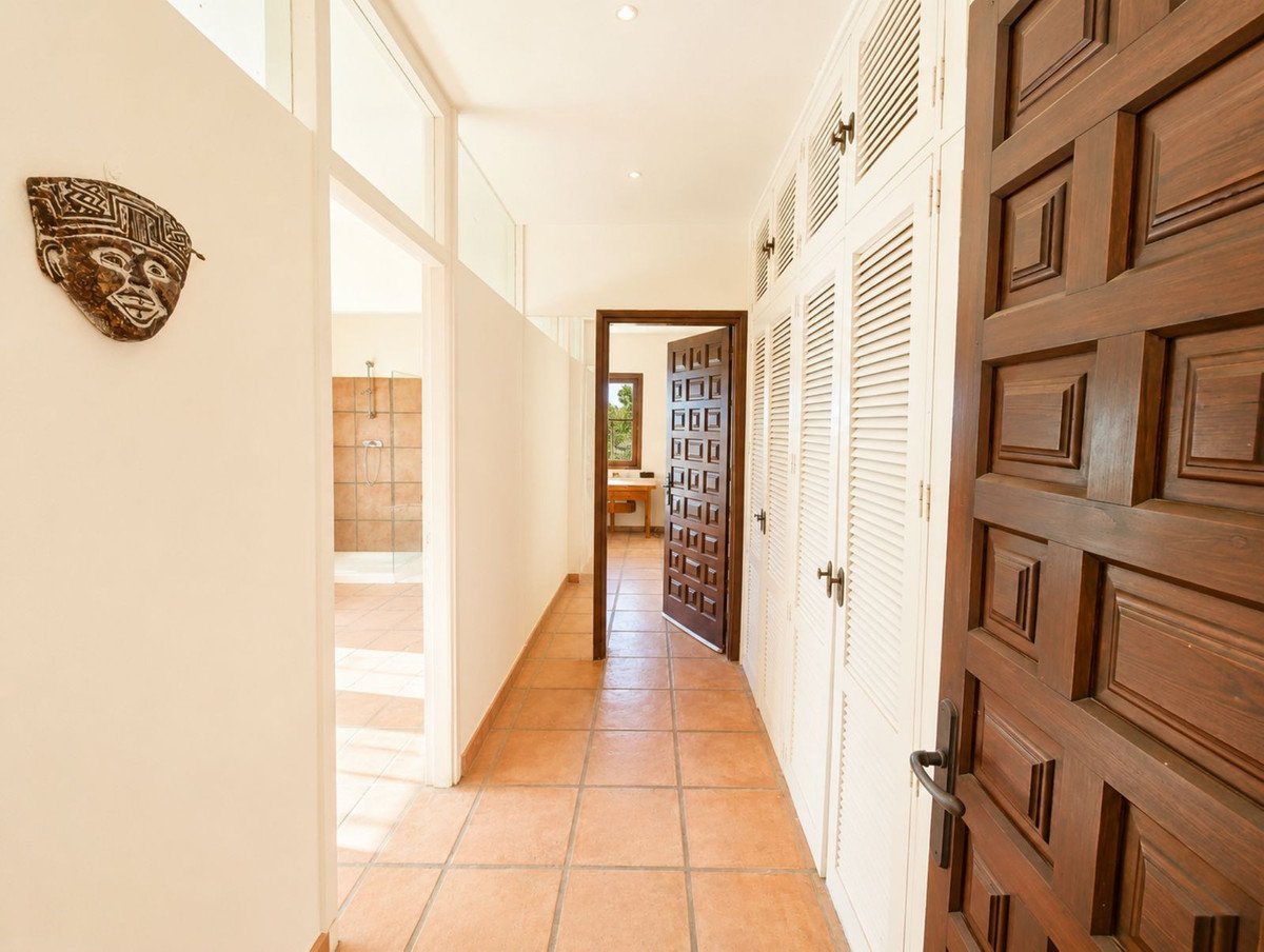 4 Bed Finca - Cortijo in Estepona