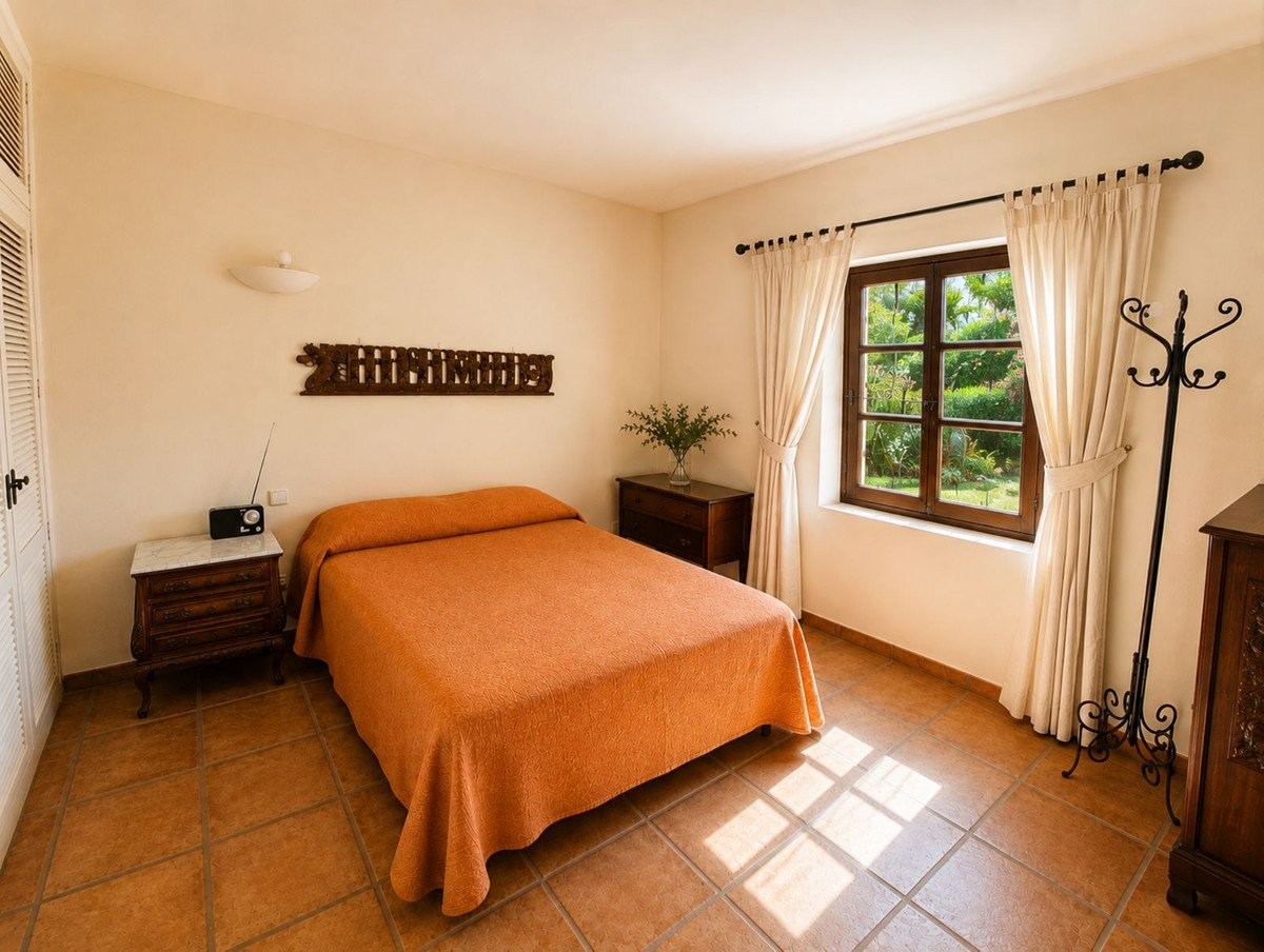 4 Bed Finca - Cortijo in Estepona