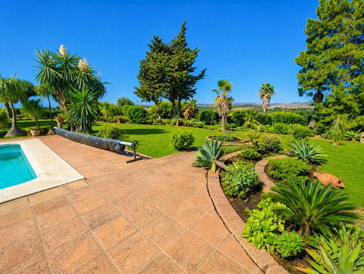 4 Bed Finca - Cortijo in Estepona