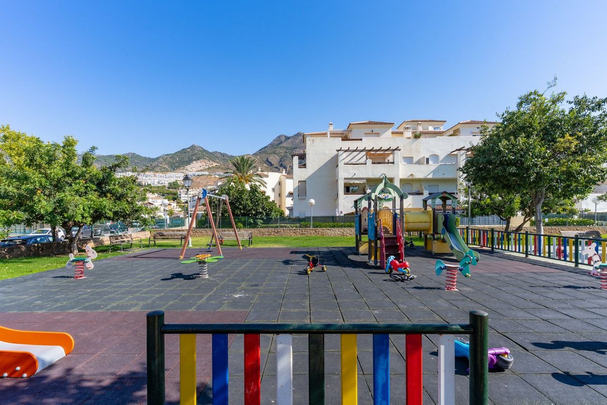 2 Bed Middle Floor Apartment in Benalmadena Pueblo