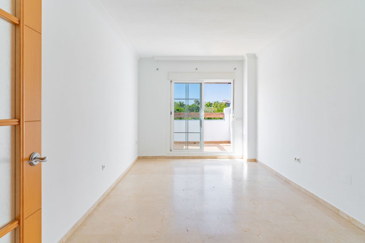 2 Bed Middle Floor Apartment in Benalmadena Pueblo