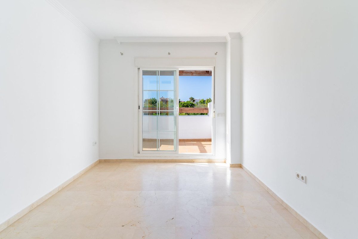 2 Bed Middle Floor Apartment in Benalmadena Pueblo