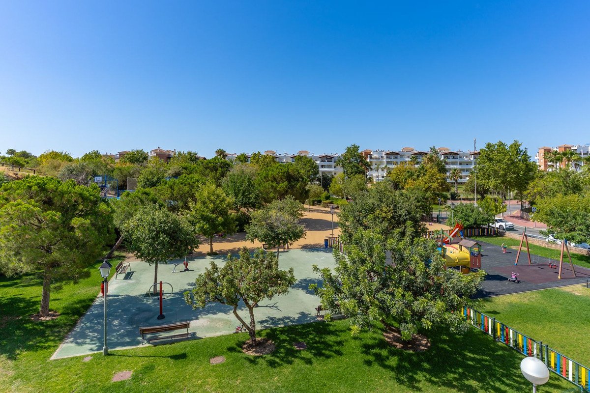 2 Bed Middle Floor Apartment in Benalmadena Pueblo