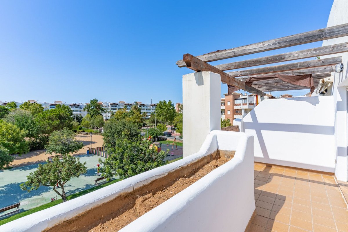 2 Bed Middle Floor Apartment in Benalmadena Pueblo