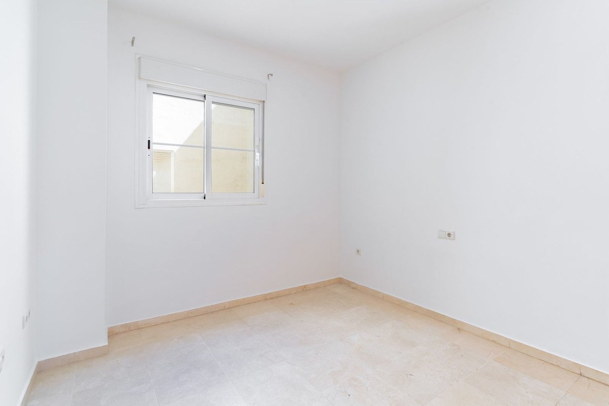 2 Bed Middle Floor Apartment in Benalmadena Pueblo