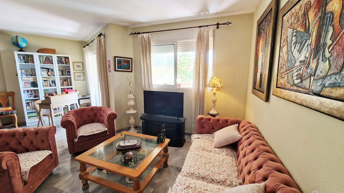 3 Bed Middle Floor Apartment in Arroyo de la Miel