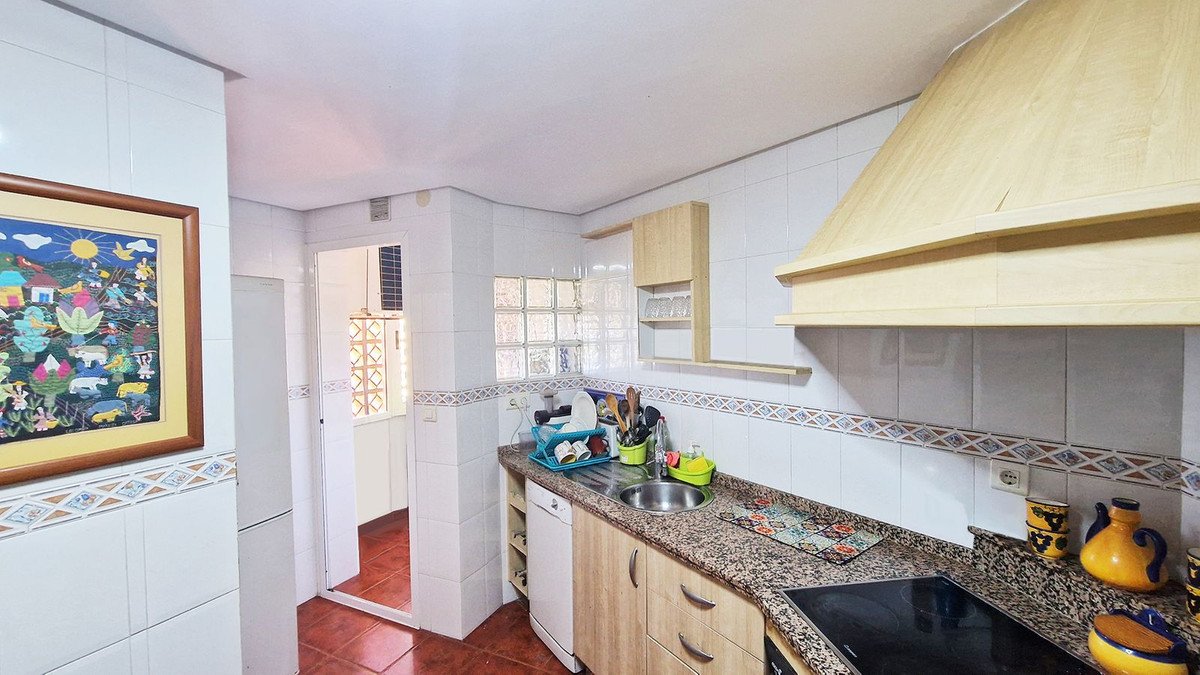 3 Bed Middle Floor Apartment in Arroyo de la Miel