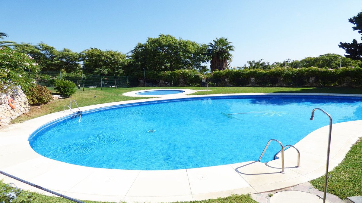 3 Bed Middle Floor Apartment in Arroyo de la Miel