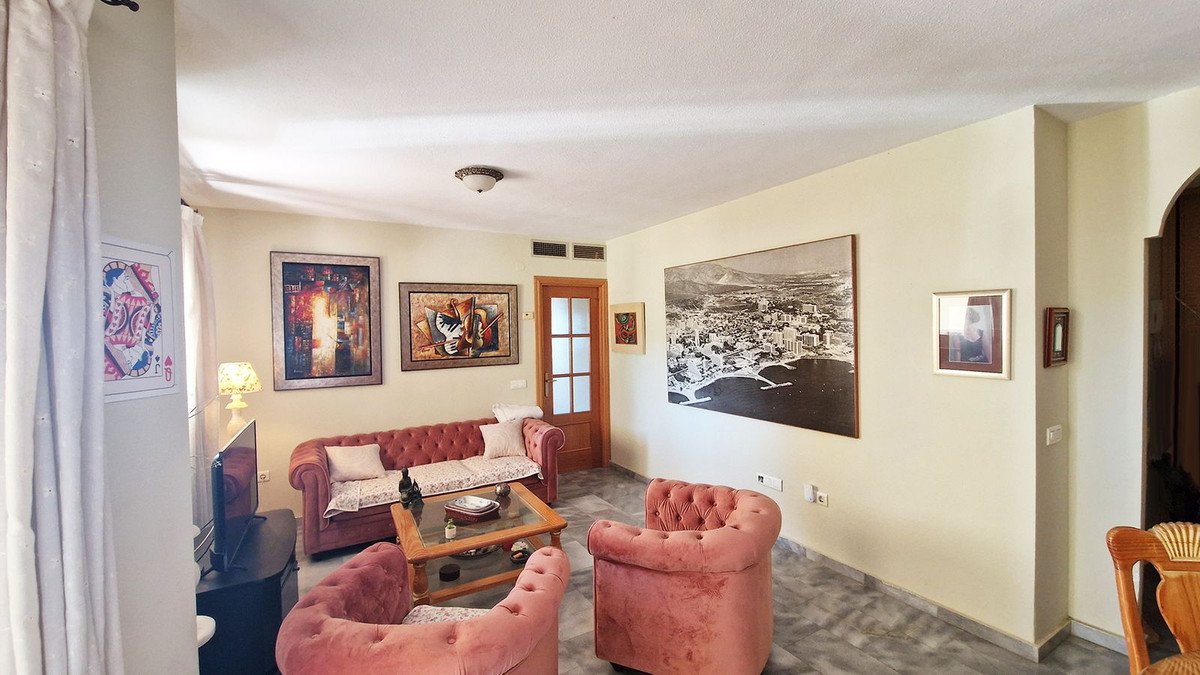 3 Bed Middle Floor Apartment in Arroyo de la Miel
