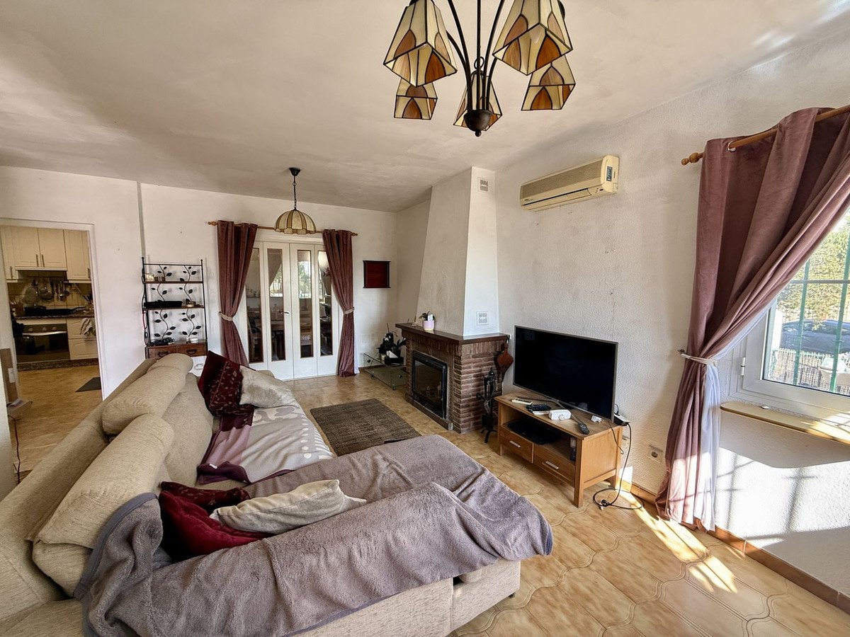 3 Bed Semi-Detached House in Mijas Costa