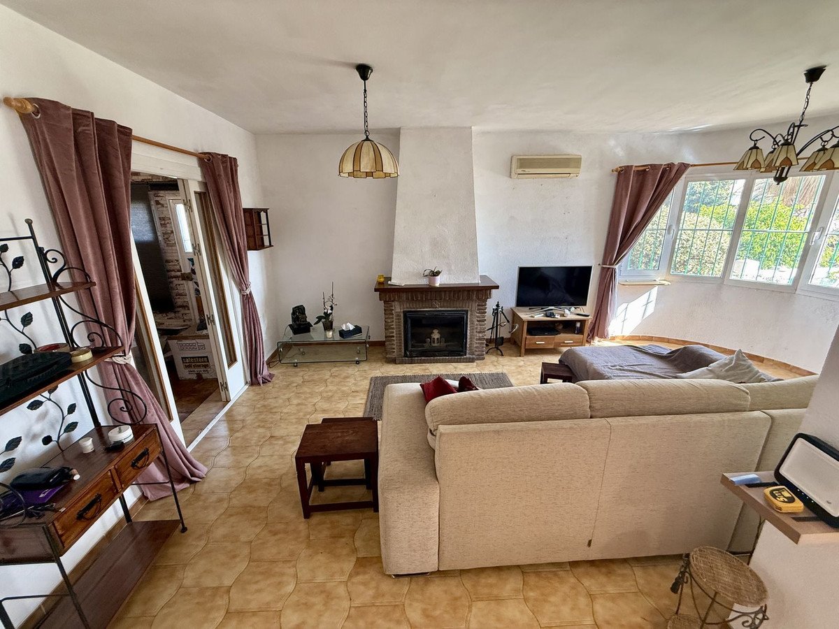3 Bed Semi-Detached House in Mijas Costa