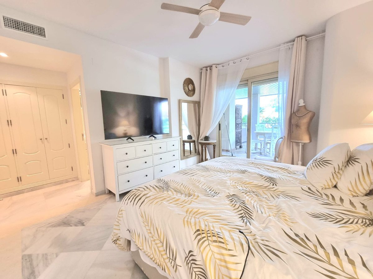 2 Bed Middle Floor Apartment in Nueva Andalucía