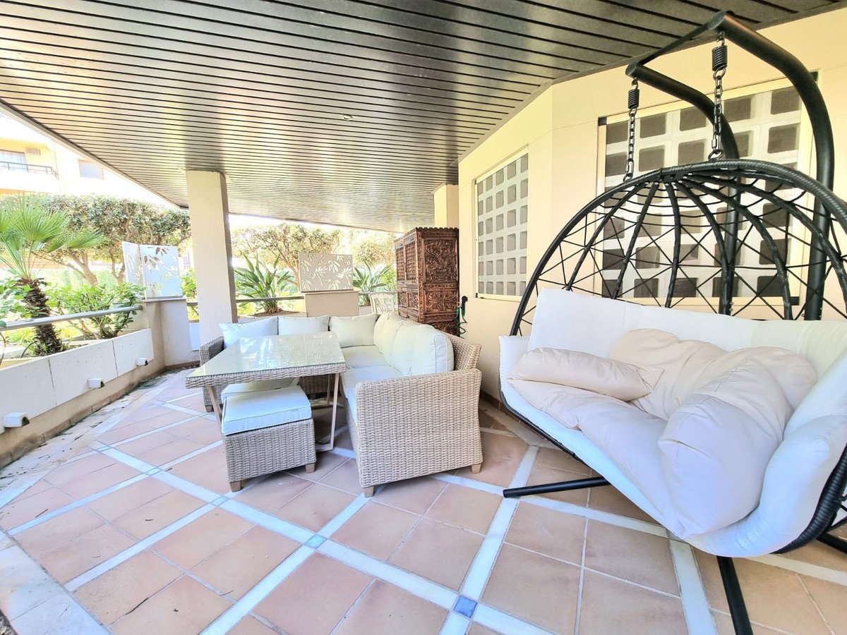 2 Bed Middle Floor Apartment in Nueva Andalucía