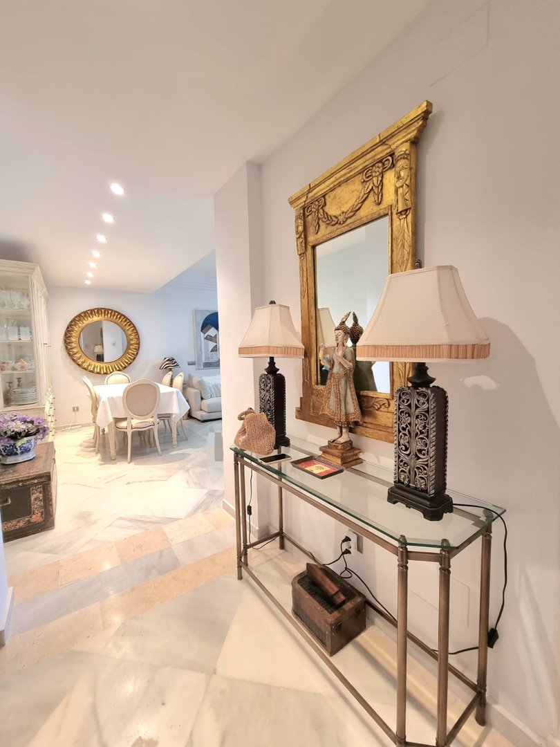 2 Bed Middle Floor Apartment in Nueva Andalucía