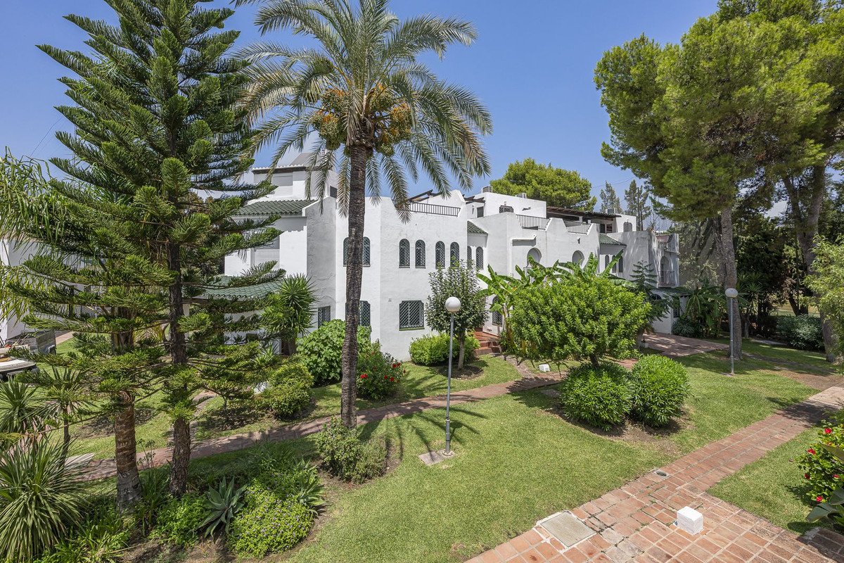 3 Bed Semi-Detached House in Nueva Andalucía