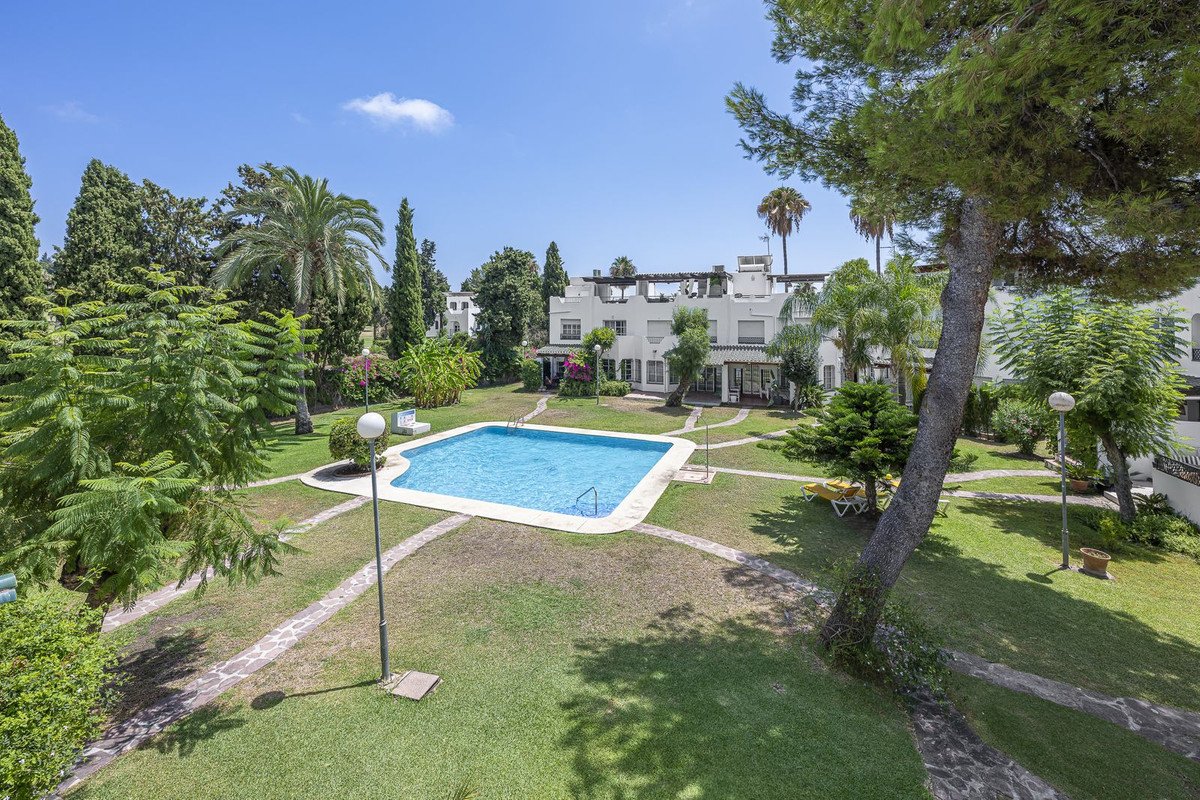 3 Bed Semi-Detached House in Nueva Andalucía