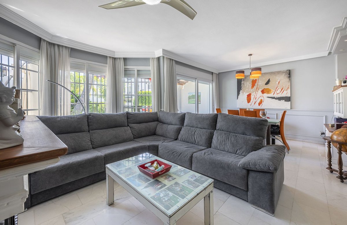 3 Bed Semi-Detached House in Nueva Andalucía