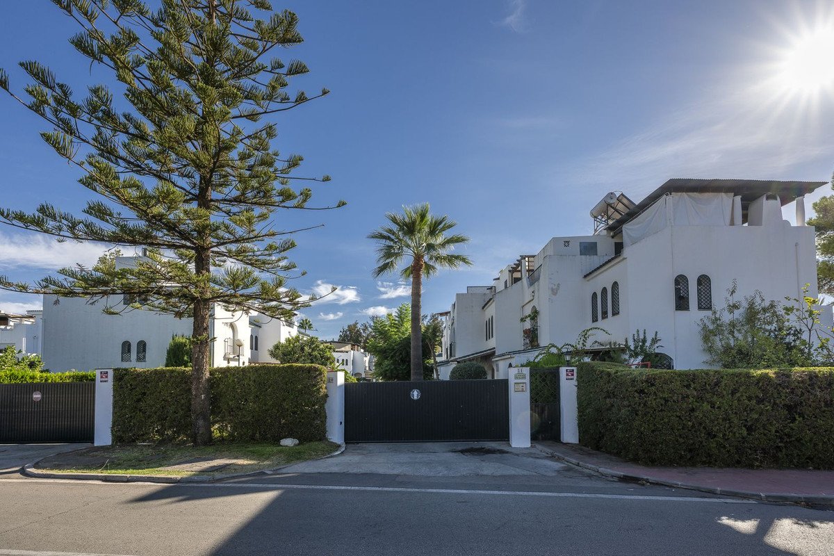 3 Bed Semi-Detached House in Nueva Andalucía