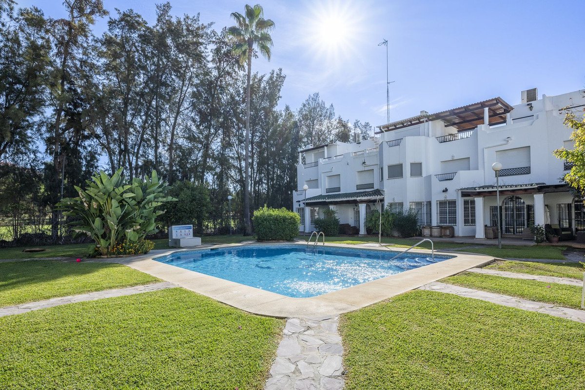 3 Bed Semi-Detached House in Nueva Andalucía