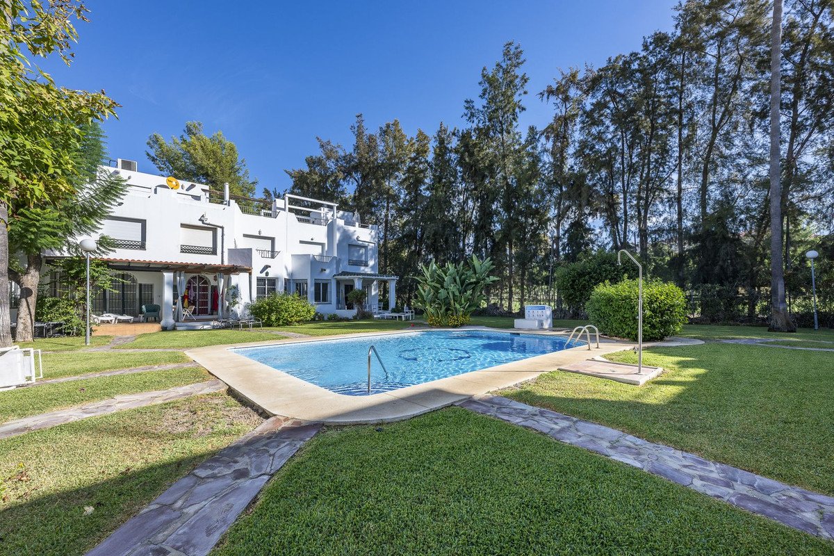 3 Bed Semi-Detached House in Nueva Andalucía