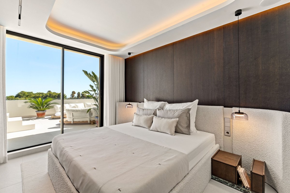 4 Bed Penthouse in The Golden Mile