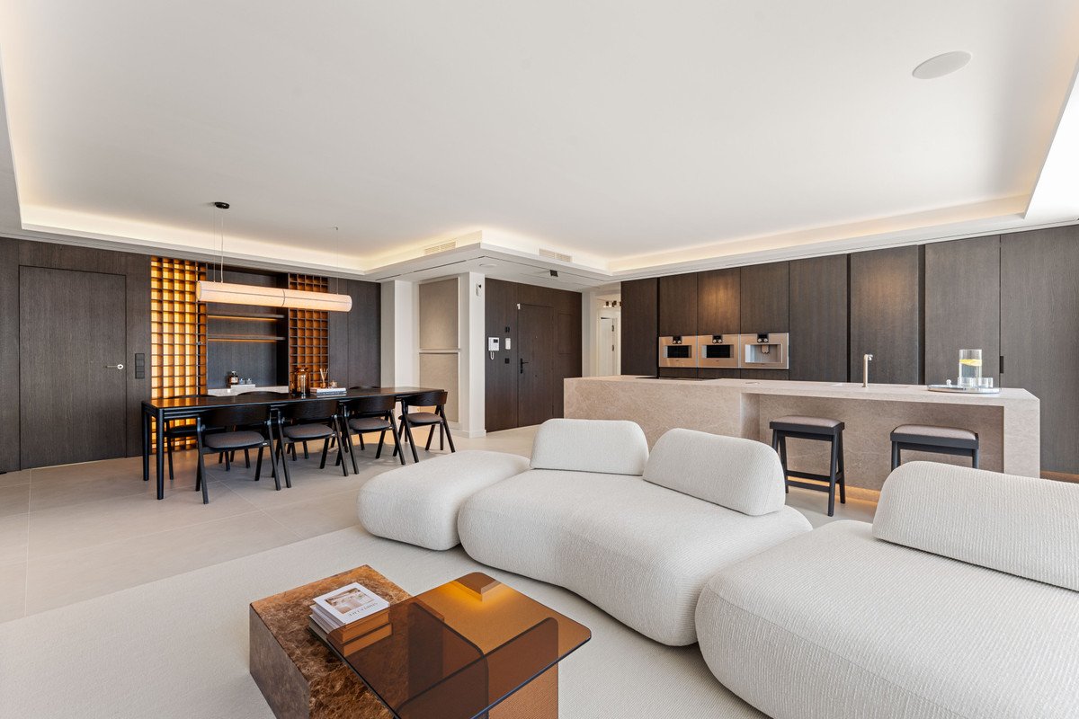 4 Bed Penthouse in The Golden Mile