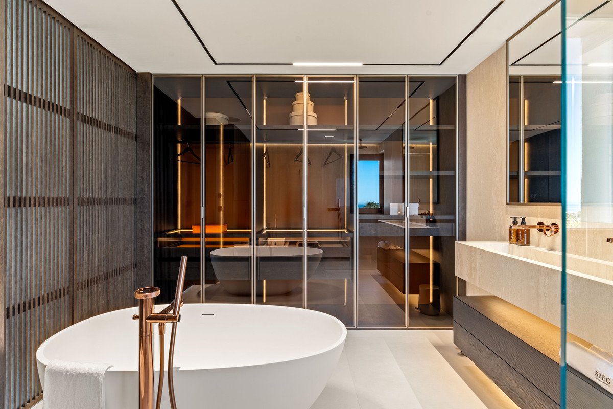 4 Bed Penthouse in The Golden Mile