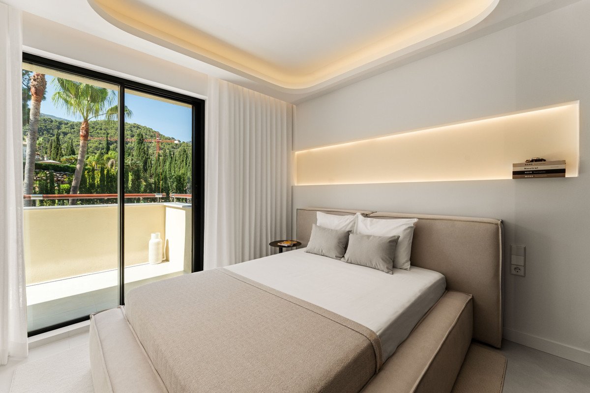4 Bed Penthouse in The Golden Mile