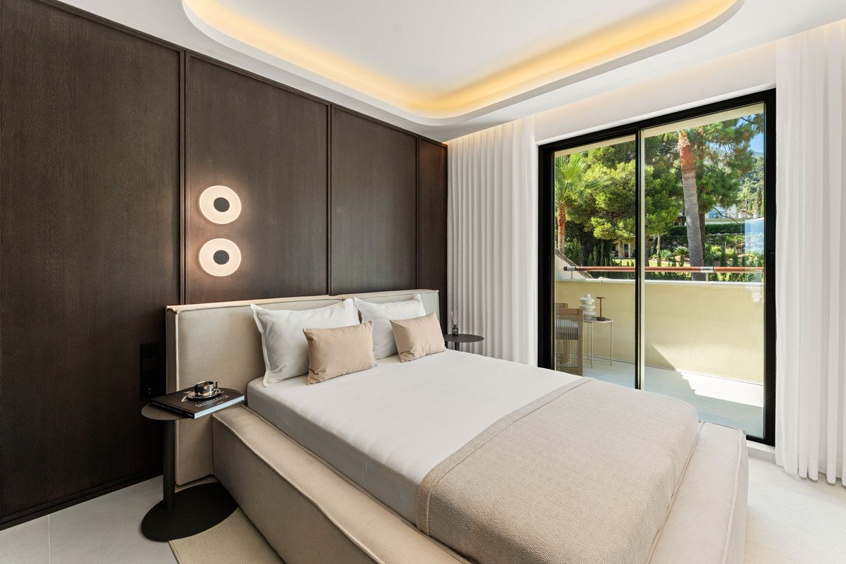 4 Bed Penthouse in The Golden Mile