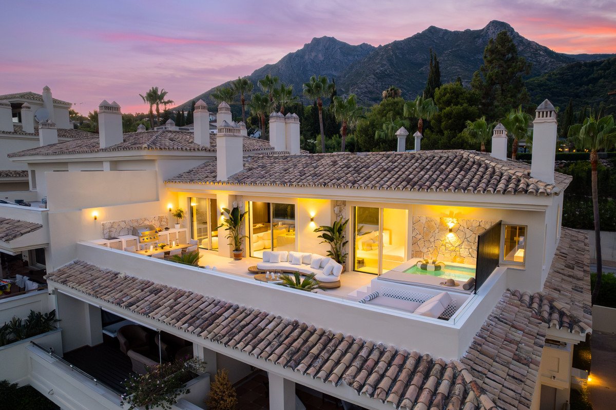 4 Bed Penthouse in The Golden Mile