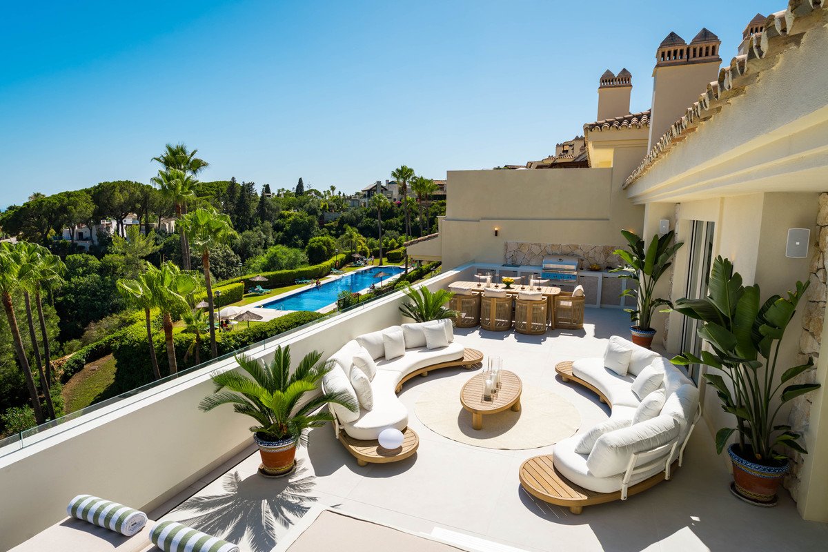 4 Bed Penthouse in The Golden Mile