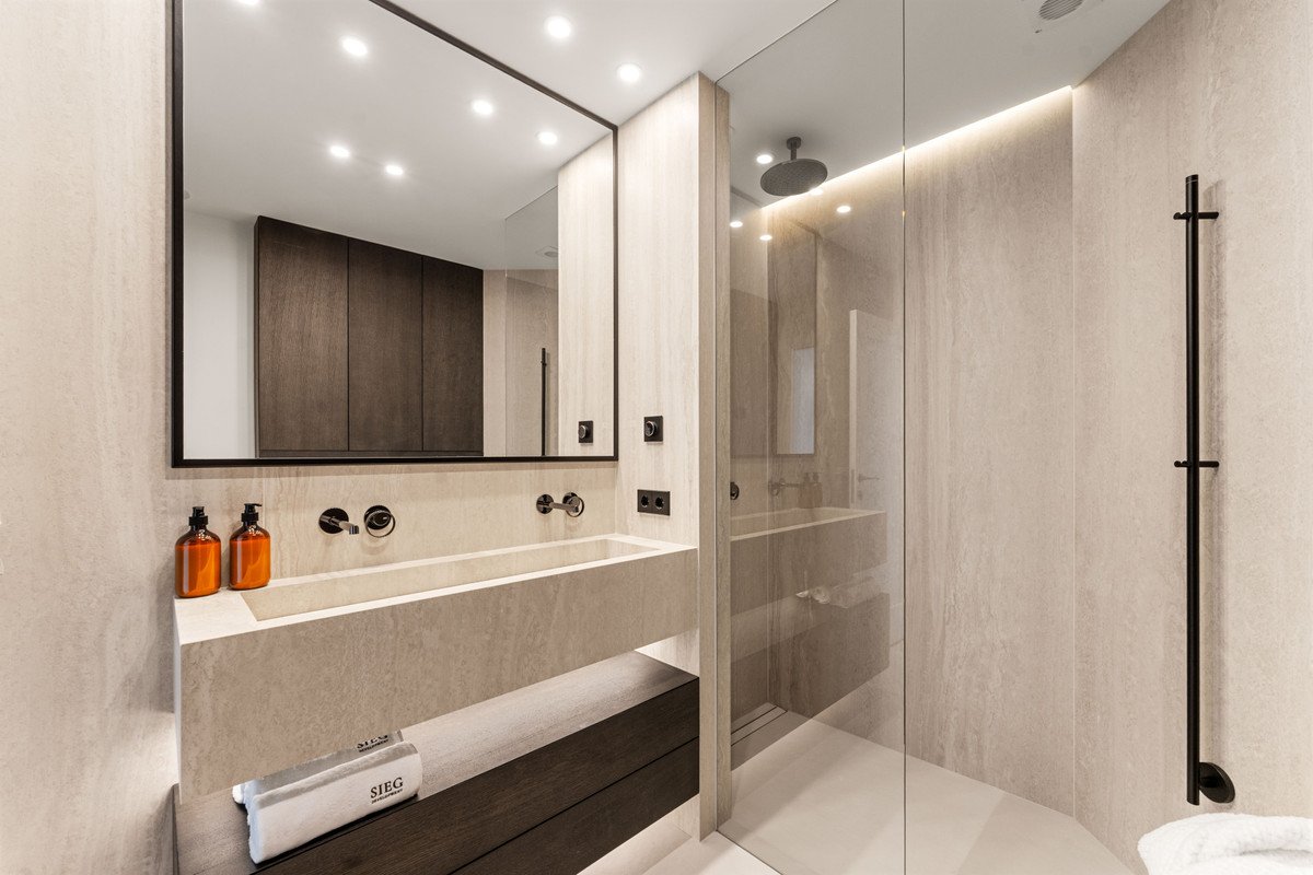 4 Bed Penthouse in The Golden Mile