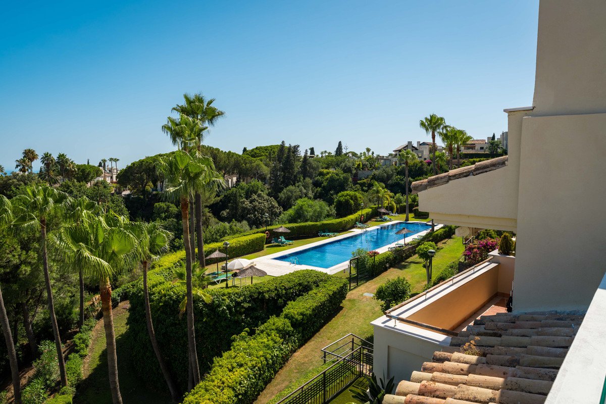 4 Bed Penthouse in The Golden Mile