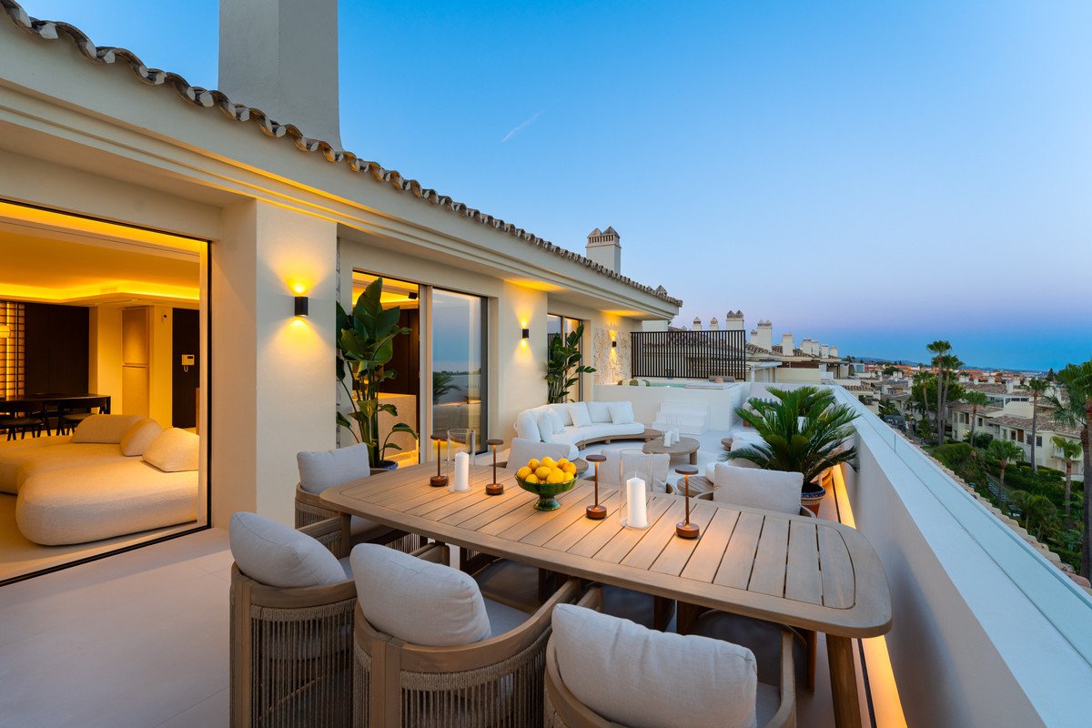 4 Bed Penthouse in The Golden Mile