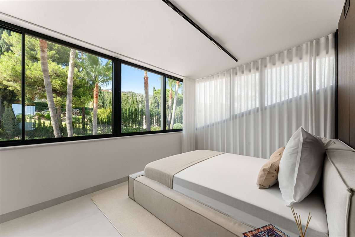4 Bed Penthouse in The Golden Mile