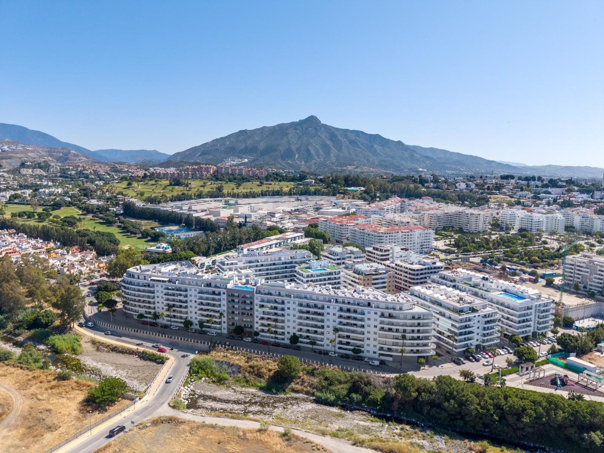 2 Bed Penthouse in Nueva Andalucía